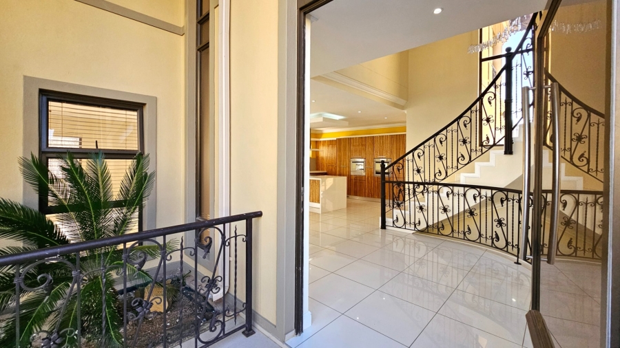 5 Bedroom Property for Sale in Kiepersol Free State